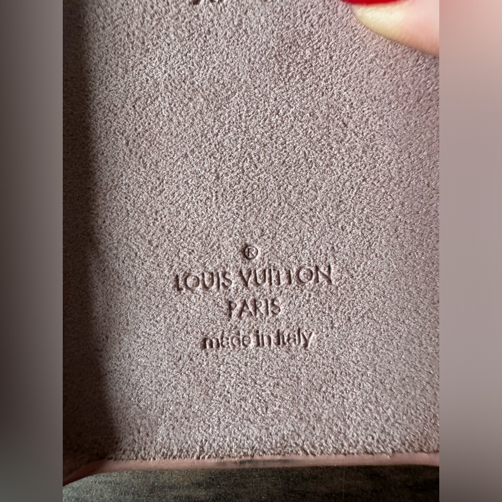 Louis Vuitton iPhone X/Xs Case - Picture 3 of 11